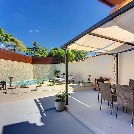 Holiday Home In Pula/Istrien 11083 *