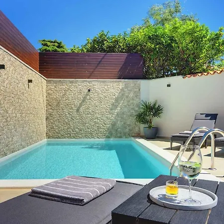 Holiday Home In Pula/Istrien 11083 Holiday home *