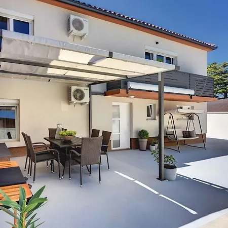 Holiday Home In Pula/Istrien 11083 Pula