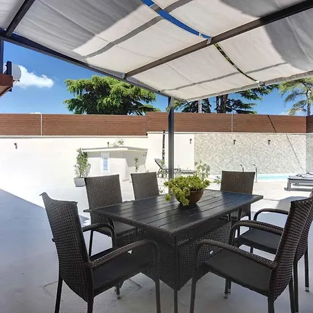 Holiday Home In Pula/Istrien 11083 Holiday home Pula